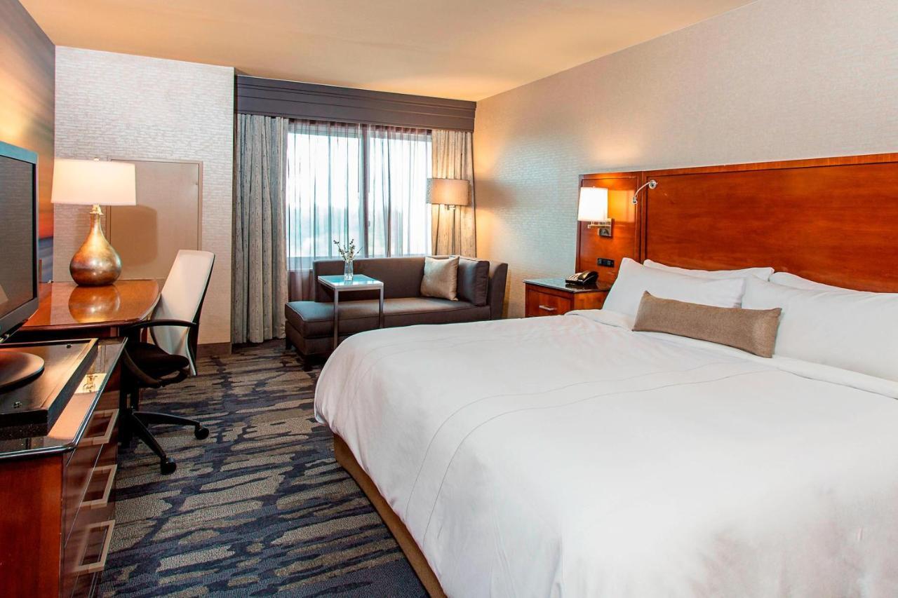 Rochester Airport Marriott מראה חיצוני תמונה